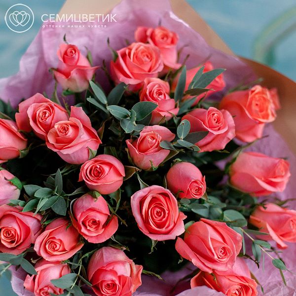25 розовых роз (Кения) Premium 40 см с эвкалиптом