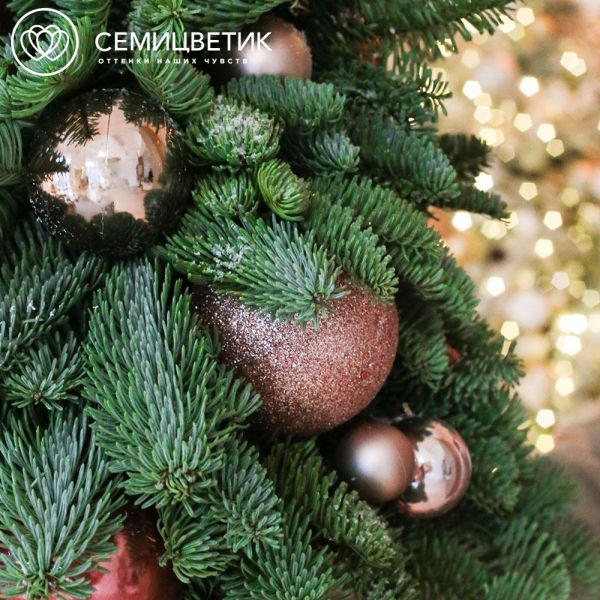 Новогодняя ель перламутровых тонах 60 см