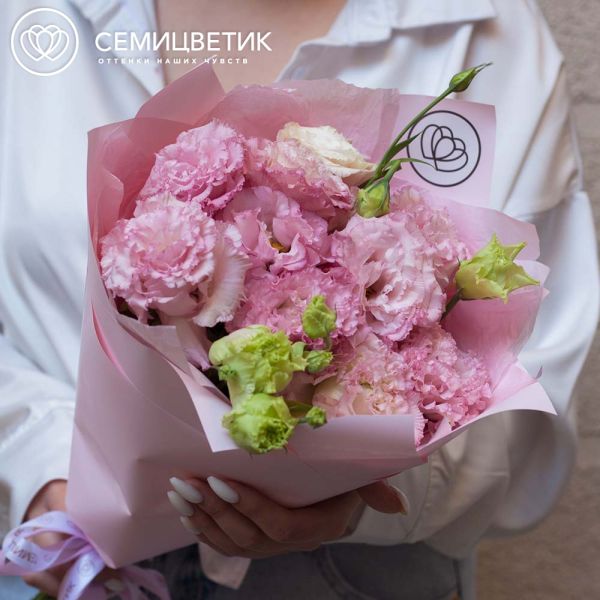 Букет из 11 махровых розовых лизиантусов