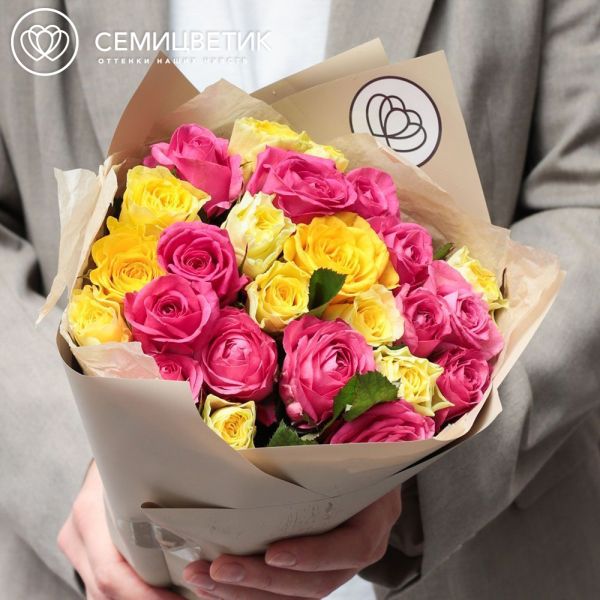 Букет из 25 желтых и малиновых роз 35-40 см (Россия)