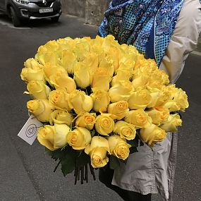 Букет из 51 желтой розы Tara 70 см (Эквадор)