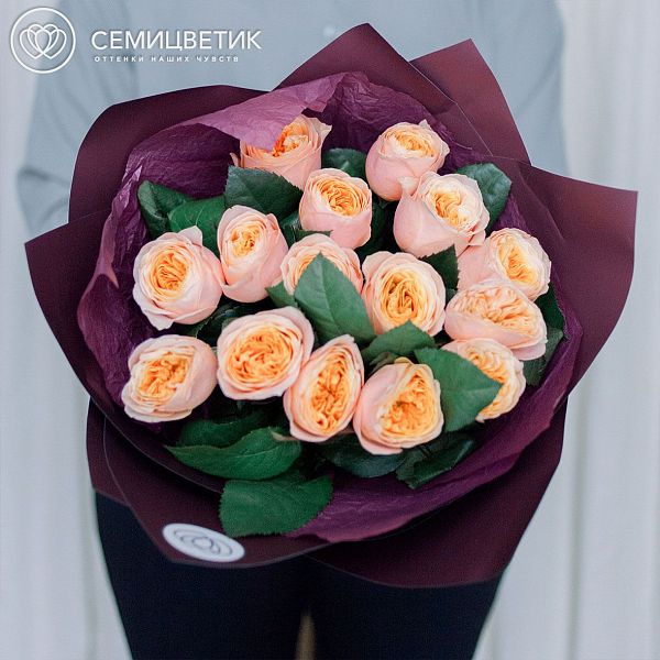 Букет из 15 розовых пионовидных роз Vuvuzela 40 см
