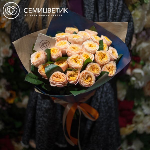 Букет из 25 персиковых пионовидных роз Peach Vuvuzela 40 см