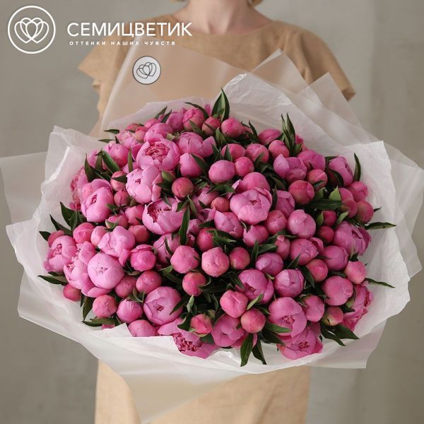 Букет из 101 ярко-розового пиона Standart Plus