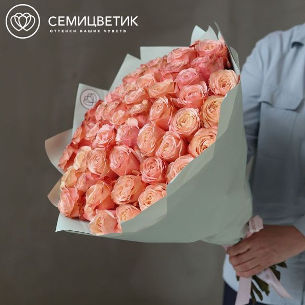 Букет из 51 пионовидной розы Kahala 50 см (Эквадор)