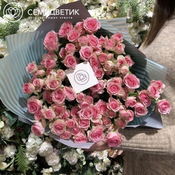Букет из 25 розовых кустовых роз 40 см (Кения)