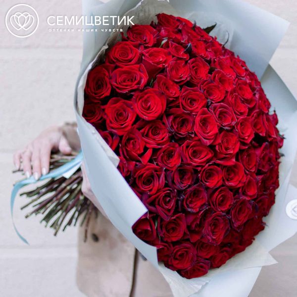 Букет из 101 красной с темной каймой розы Магия 50 см (Россия) 