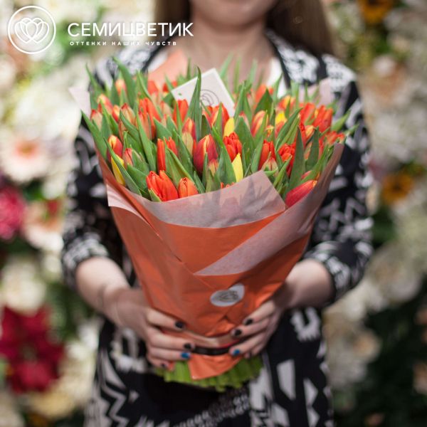 Букет из 101 оранжевого тюльпана