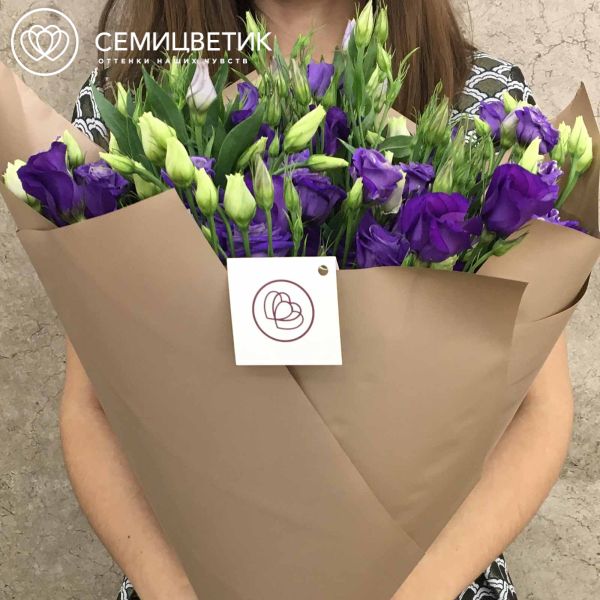 Букет из 25 фиолетовых лизиантусов