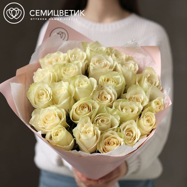 Букет из 25 белых роз Athena 60 см (Кения)