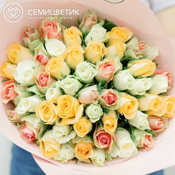 Букет из 51 розы микс в нежных тонах (Кения) 40 см Standart в розовой пленке