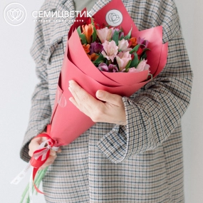 Букет из 9 альстромерий микс в бордовой пленке