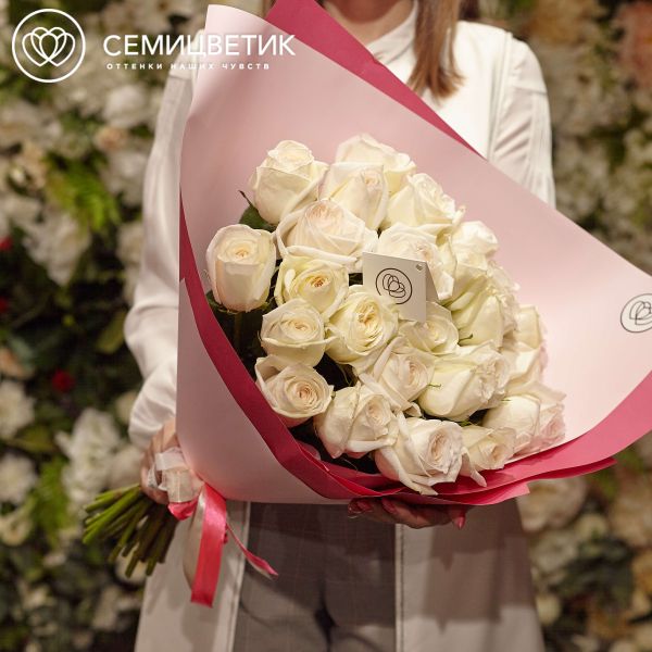 Букет из 25 белых пионовидных роз White O'Hara 40 см