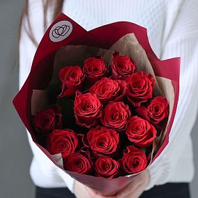Букет из 15 красных роз Ever Red 60 см (Кения)
