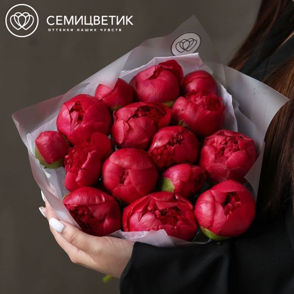 Букет из 15 ярко-розовых пионов Command Performance Premium