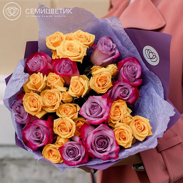 Букет из 10 роз Deep Purple (Эквадор) и 5 кустовых роз (Кения)