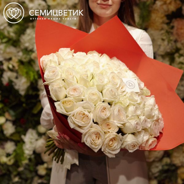 Букет из 51 белой пионовидной розы White O'Hara 40 см