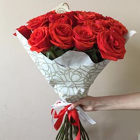 Букет из 25 красных роз Nina 50 см (Эквадор)