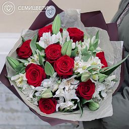 Букет из роз, лилии и альстромерии в упаковке