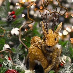 Большая новогодняя композиция из нобилиса с оленем