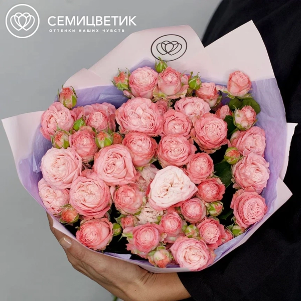 Букет из 9 нежно-розовых кустовых пионовидных роз 70 см (Россия)