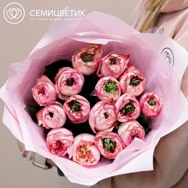 Букет из 15 розовых пионовидных роз Bellisima 40 см