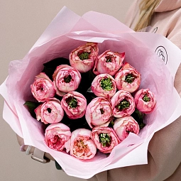Букет из 15 розовых пионовидных роз Bellisima