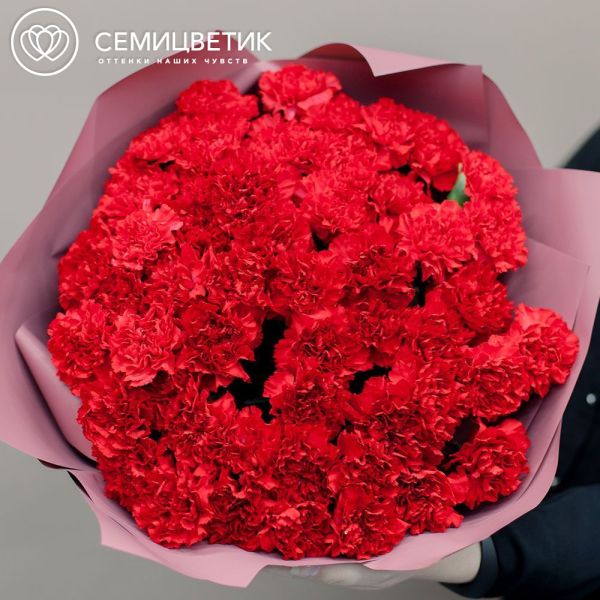 Букет из 51 красной гвоздики