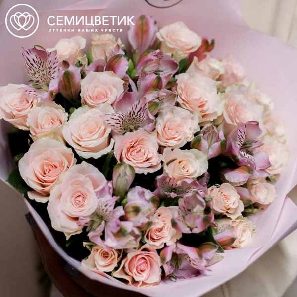 Букет из 25 розовых роз 40 см (Кения) и 7 альстромерий в розовых тонах