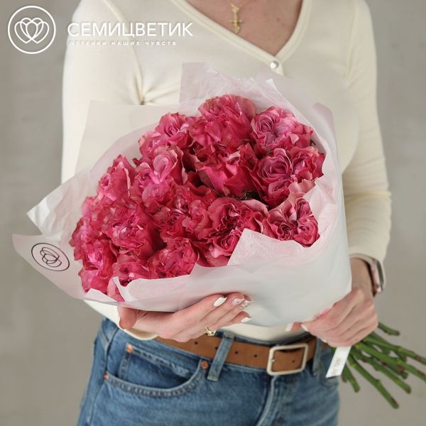 Букет из 15 пионовидных малиновых роз Country Blues (Эквадор) 50 см