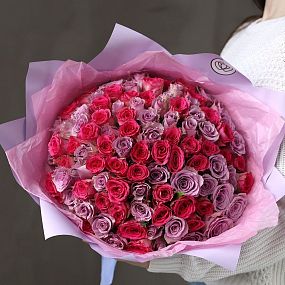 Букет из 101 розовой и сиреневой розы 35 см (Кения)
