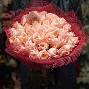 Букет из 25 нежно-розовых роз Engagement 50 см (Эквадор)