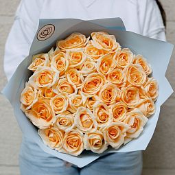 Букет из 35 кремовой розы 50 см (Россия)
