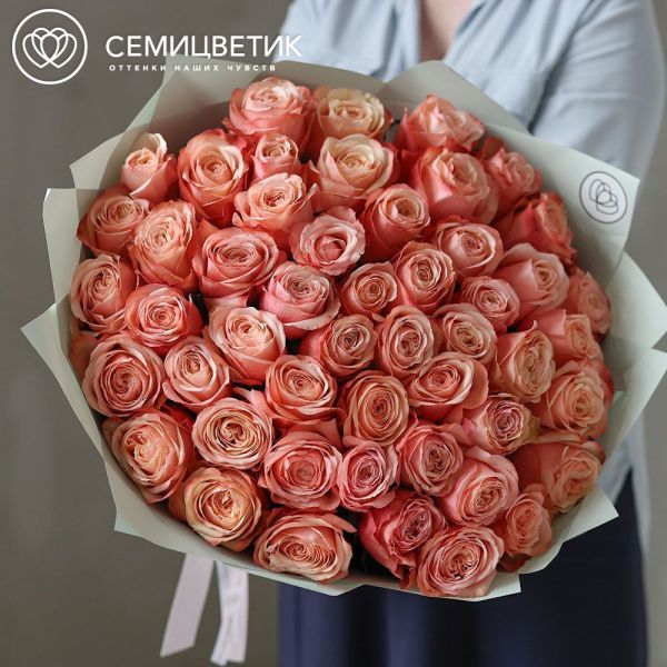 Букет из 51 пионовидной розы Kahala 50 см (Эквадор)