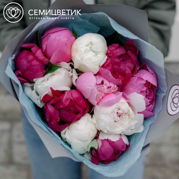 Букет из 11 пионов микс Standart Plus