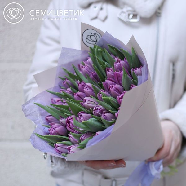 Букет из 51 сиреневого пионовидного тюльпана