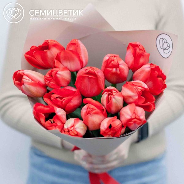 Букет из 15 красных тюльпанов 30 см