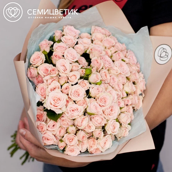Букет из 35 нежно-розовых кустовых роз 40 см (Кения)