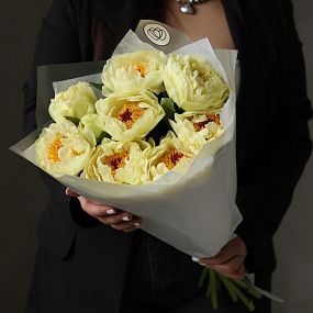 Букет из 9 лимонных пионов Lemon Chiffon Premium