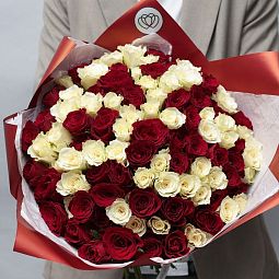 Букет из 101 красной и белой розы 30 см (Кения)