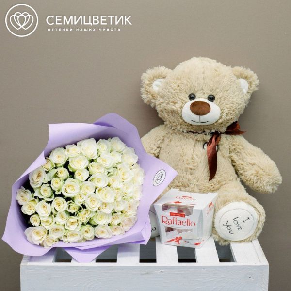 Набор №3: Букет из 51 белой розы (Кения) с медведем и конфетами