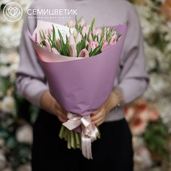 Букет из 51 нежно-розового тюльпана