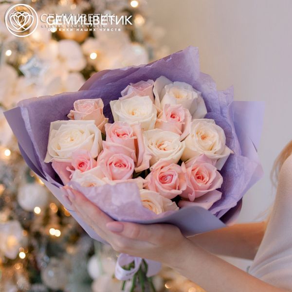 Букет из 15 белых и розовых пионовидных роз O'Hara 40 см