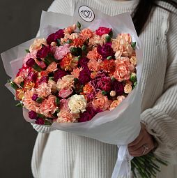Букет из 51 кустовой гвоздики микс
