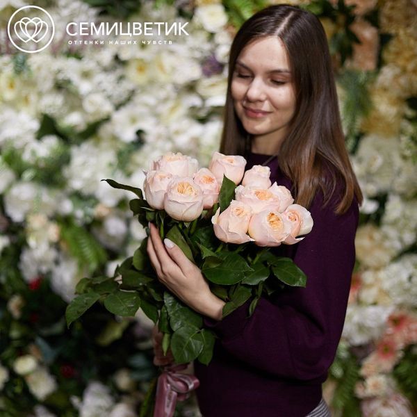 Букет из 11 персиковых пионовидных роз Juliet 50 см (Эквадор)