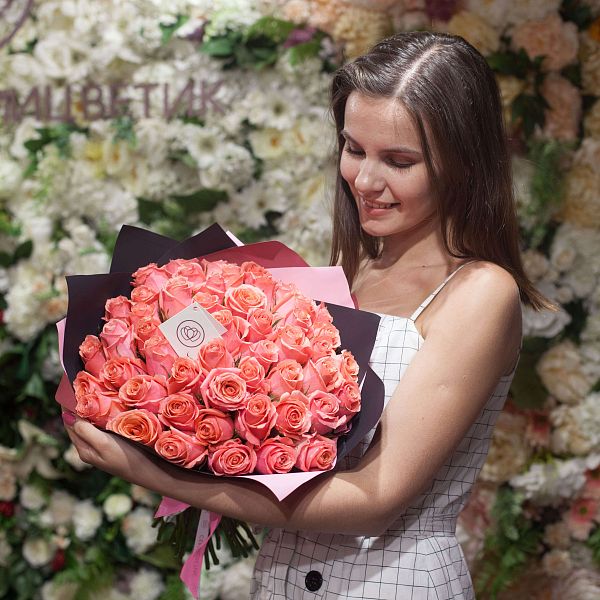 51 коралловая роза (Кения) 40 см Premium
