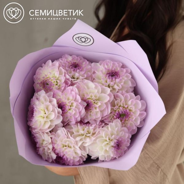 Букет из 11 светло-сиреневых георгинов