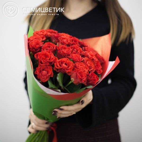 Букет из 25 алых роз 35-40 см (Россия)