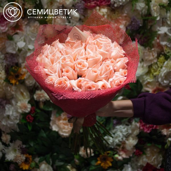 Букет из 25 нежно-розовых роз Engagement 50 см (Эквадор)
