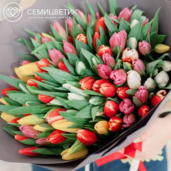 Букет из 101 тюльпана микс в сиреневой пленке